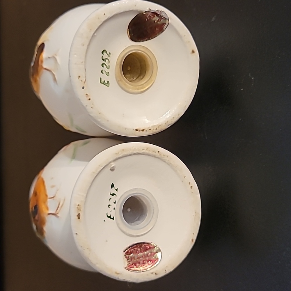 Vintage Enesco Chicken & Rooster Salt & Pepper Shakers - Picture 8 of 9